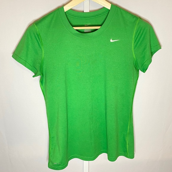Women’s Nike Legend Dri-FIT Tee - Picture 3 of 9